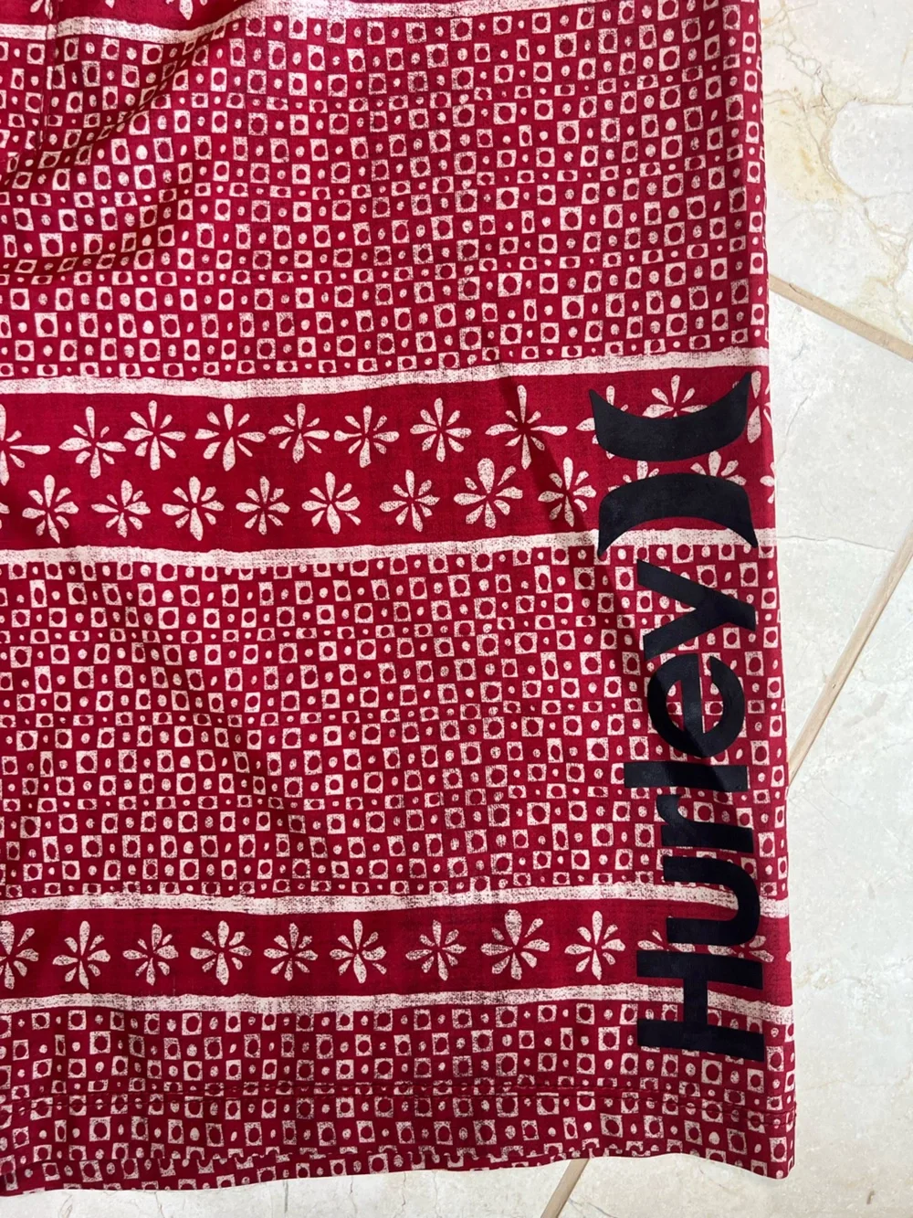 Hurley Vibes Burgundy Floral Geometric Print Men's Board Shorts Swim Trunks 34